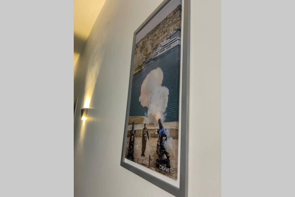 2 Bed Apt In Heart Of St Julians - 5Min From Seafront Saint Julian's Екстериор снимка